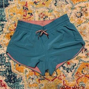 Lululemon Choose a Side Shorts - Size 6